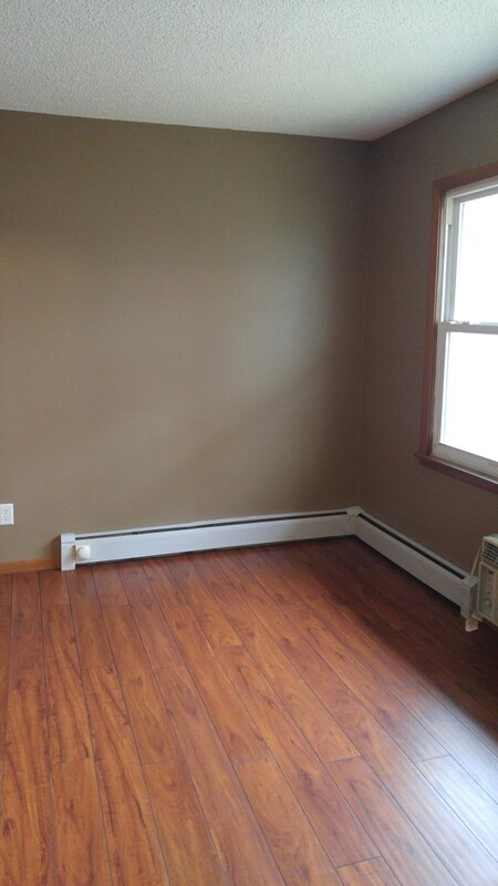 Building Photo - 705 3rd St