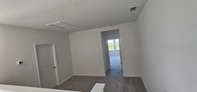 Building Photo - 548 Hart Ln