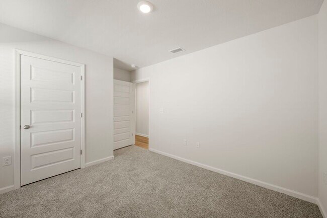 Building Photo - 5033 Rivergrass Dr
