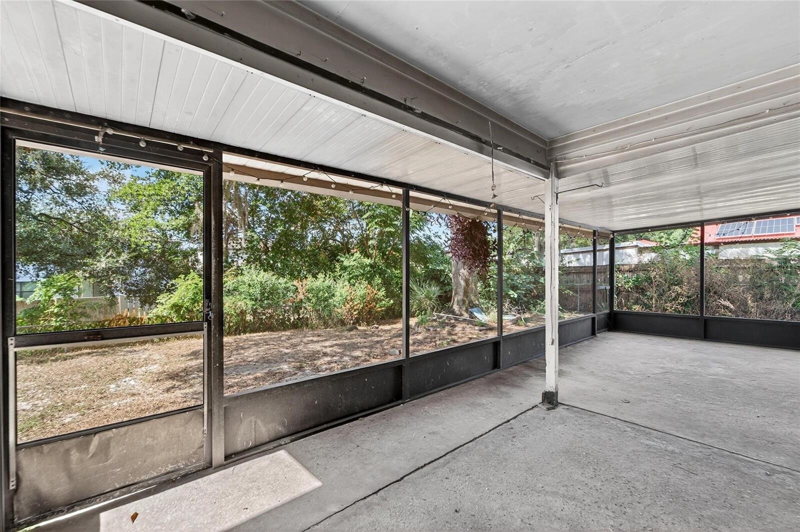 Building Photo - 1712 Village Ct