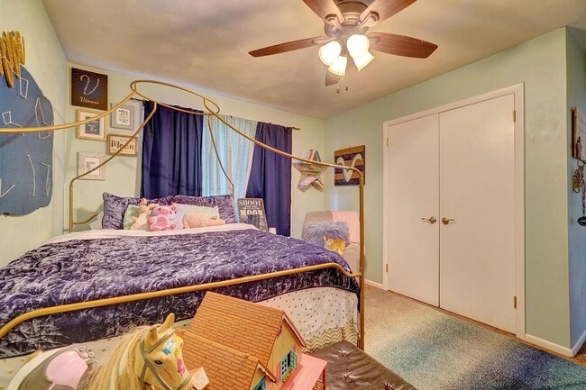 Building Photo - 3 bedroom 2 bath home Chesapeake home with a pool