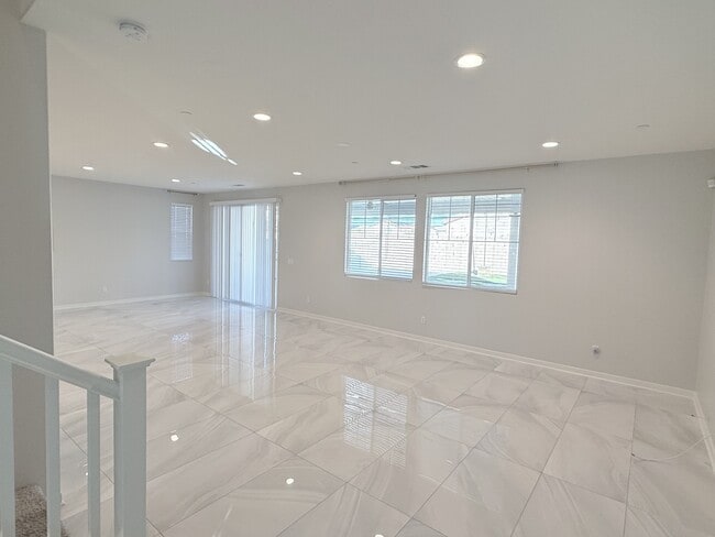 Building Photo - 31124 Hanover Ln