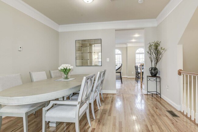 Building Photo - BEAUTIFUL 4 LEVEL TOWNHOME IN GERMANTOWN. 4 BEDROOM, 4.5 BATHS