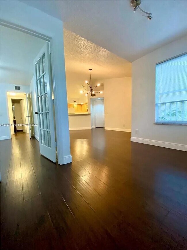 Building Photo - 13090 Vista Isles Dr