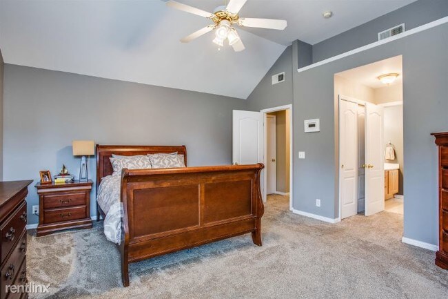 Building Photo - 4 br, 2.5 bath House - 1701 Portway CT.
