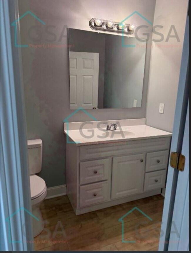 Building Photo - 3 Bedroom 2 Bathroom Home Minutes from Downtown Spartanburg