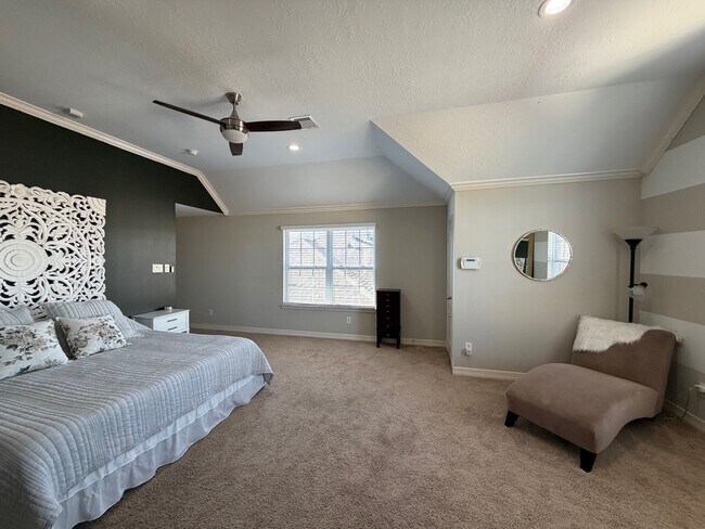 Building Photo - 6222 Skyline Dr