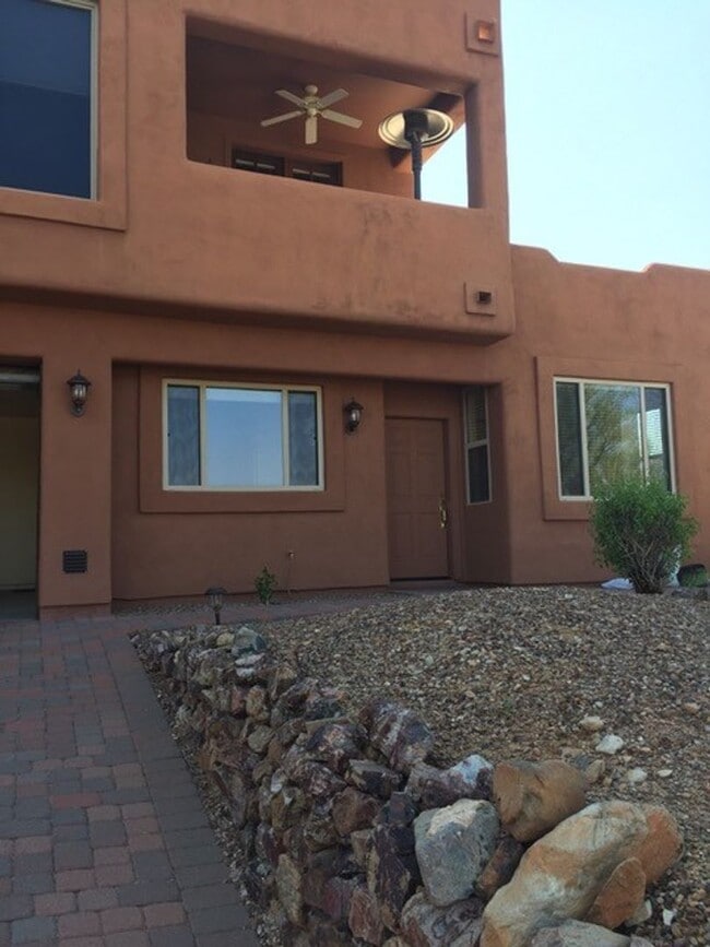 Building Photo - 12608 Mountainside Dr