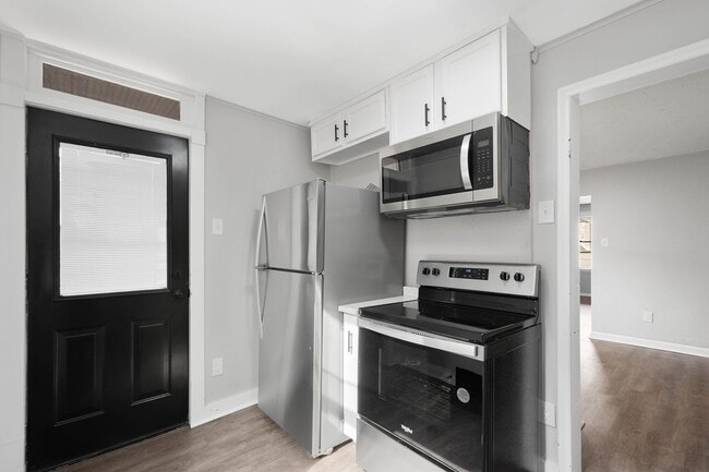 Building Photo - SECURE your spot TODAY and ENJOY $100 OFF ...