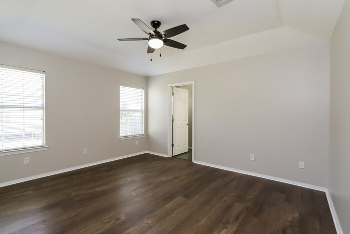 Building Photo - 2106 Cherry Creek Cir