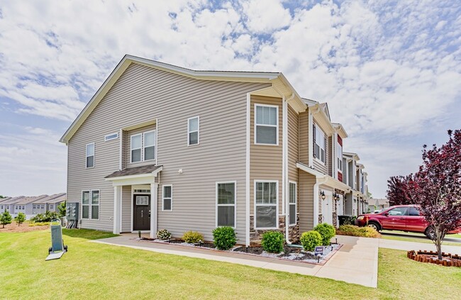 Building Photo - 412 Yellow Fox Rd