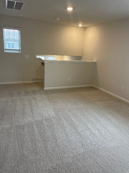 Building Photo - 1715 Manuka Ln