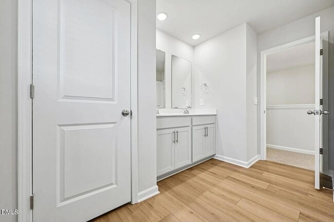 Building Photo - 528 Bridger Dr