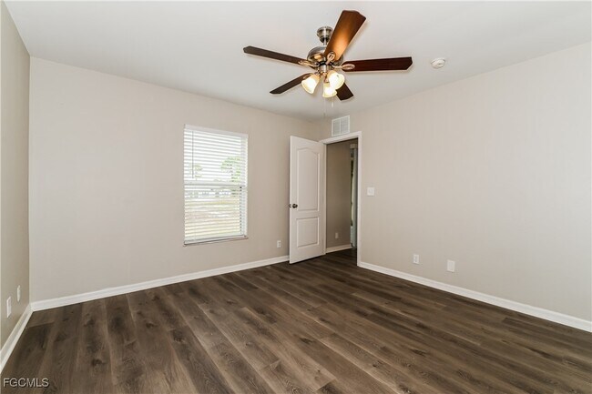 Building Photo - 4114 4th St SW