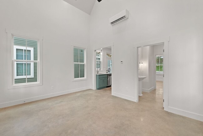 Building Photo - Like New! 2 bedroom 2 bathroom cottage sty...