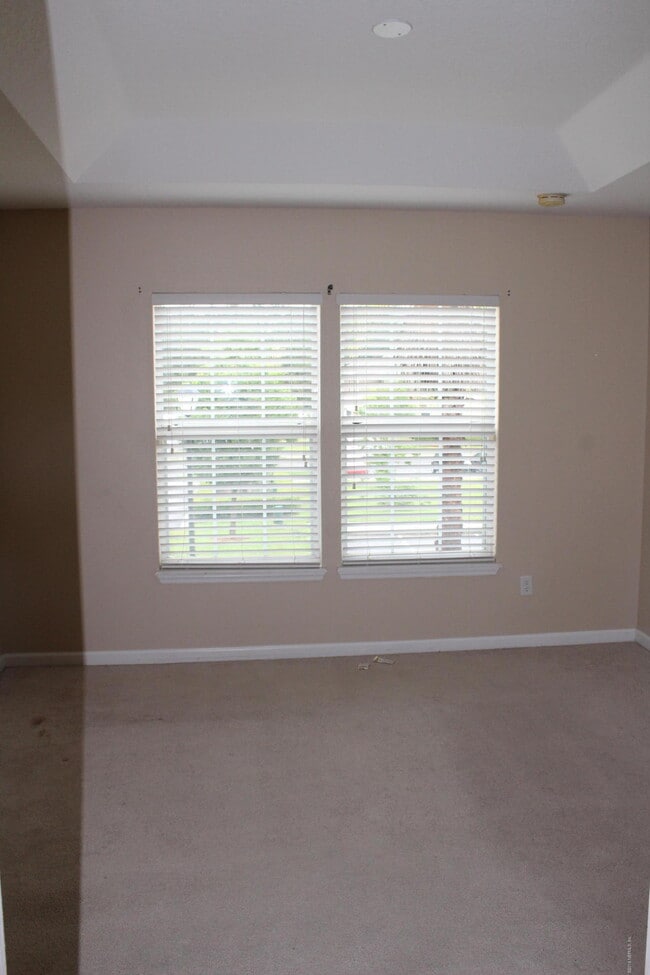 Building Photo - 625 Oakleaf Plantation Pkwy
