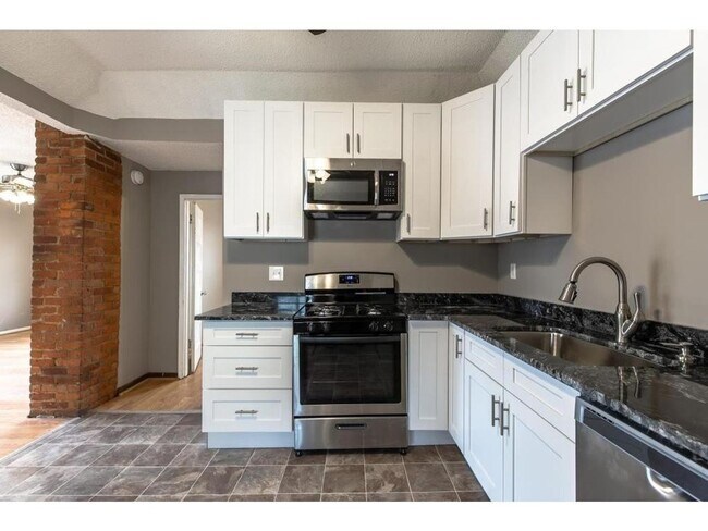 Building Photo - All Living Facilities on One Level. 3/1 Single Family Home.