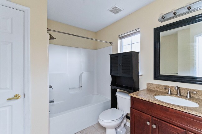 Building Photo - 712 Spruce St