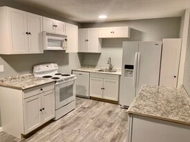 Building Photo - 12 Gage Rd