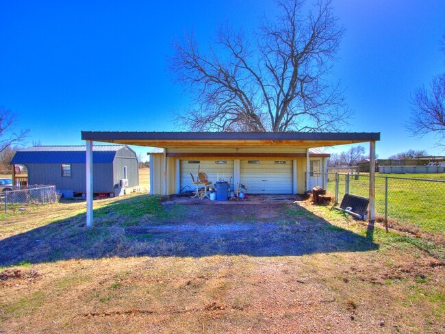 Building Photo - 37005 Lake Rd