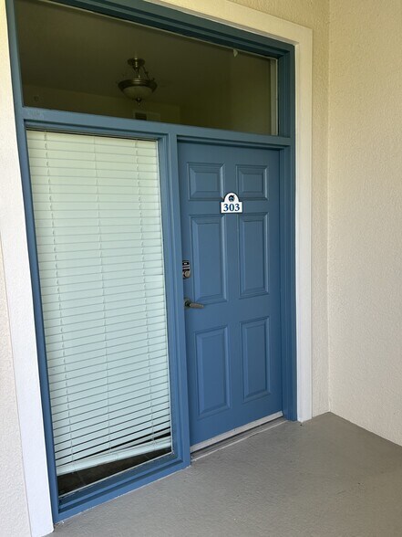 Building Photo - 590 S Banana River Dr