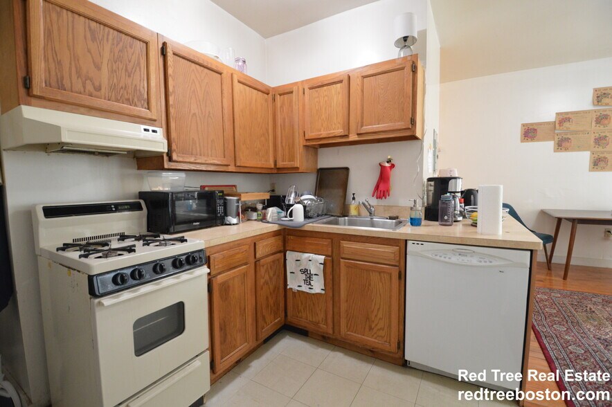 Building Photo - 30 Ashford St