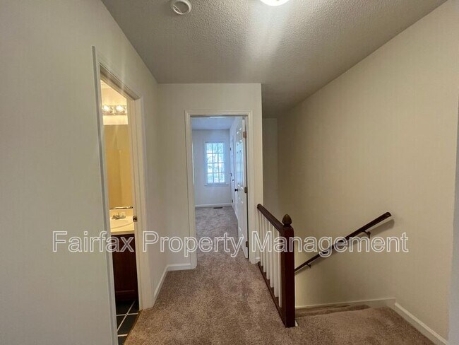 Building Photo - 112 Greenmont Ln