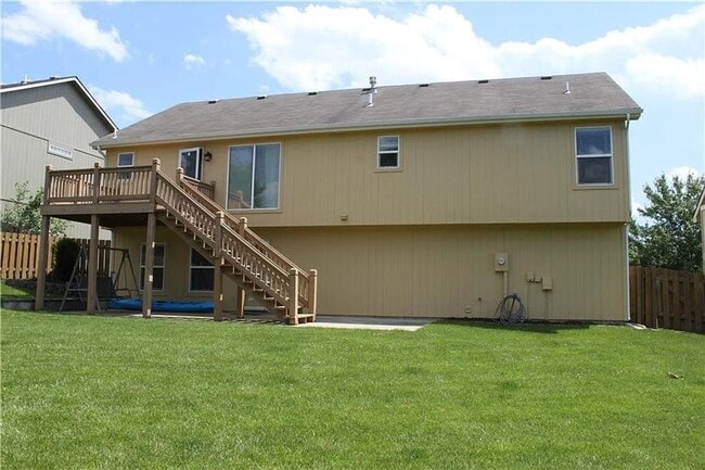 Building Photo - 732 Highland Dr
