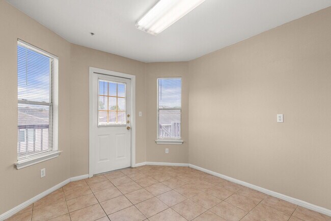 Building Photo - 3119 Douglas Fir Dr