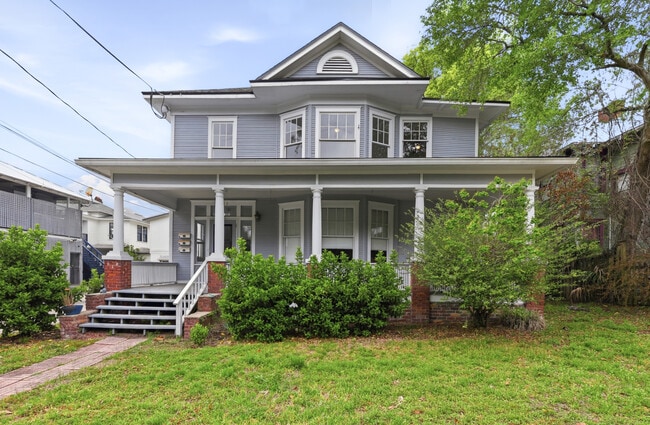 Building Photo - 2253 Herschel St