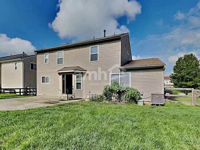 Building Photo - 6694 Waverly Park