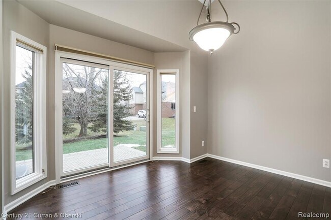 Building Photo - 41656 Steinbeck Glen