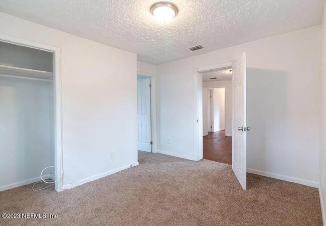 Building Photo - 1611 W 30th St