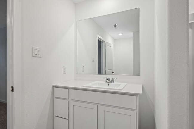 Building Photo - 1624 Baugh St