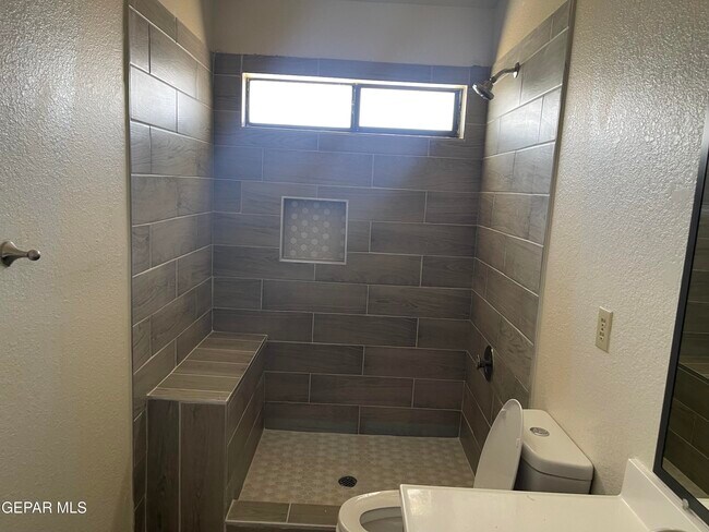 Building Photo - 705 Springfire Dr