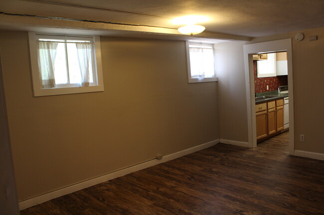 Building Photo - 295