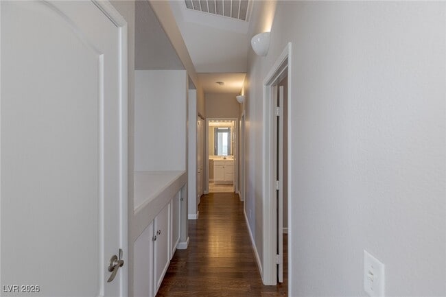 Building Photo - 167 Mountainside Dr