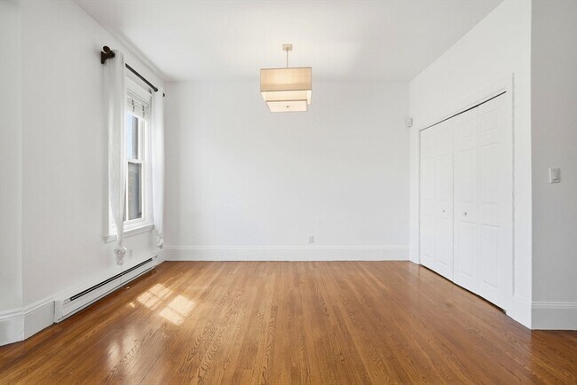 Building Photo - 191 Warren Ave