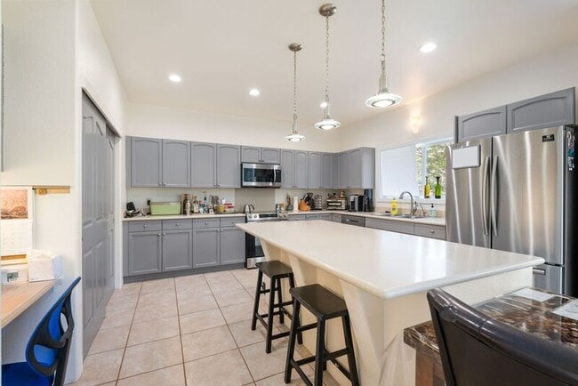 Building Photo - 95-212 Haalilo Place