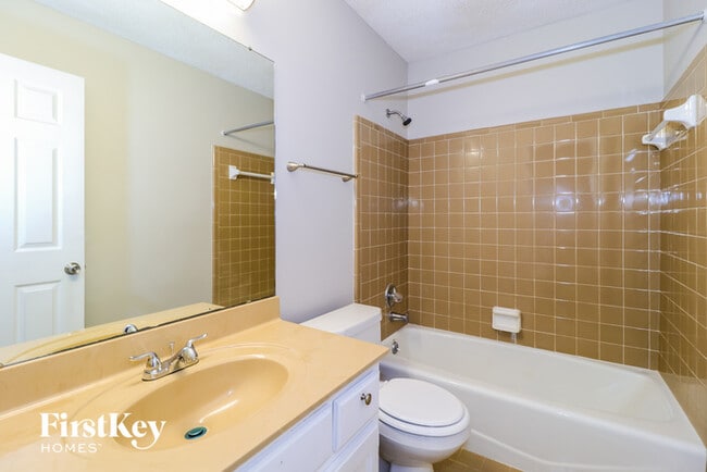 Building Photo - 3862 Oak Forest Dr