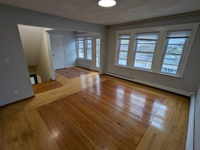 Building Photo - 378 Fellsway W