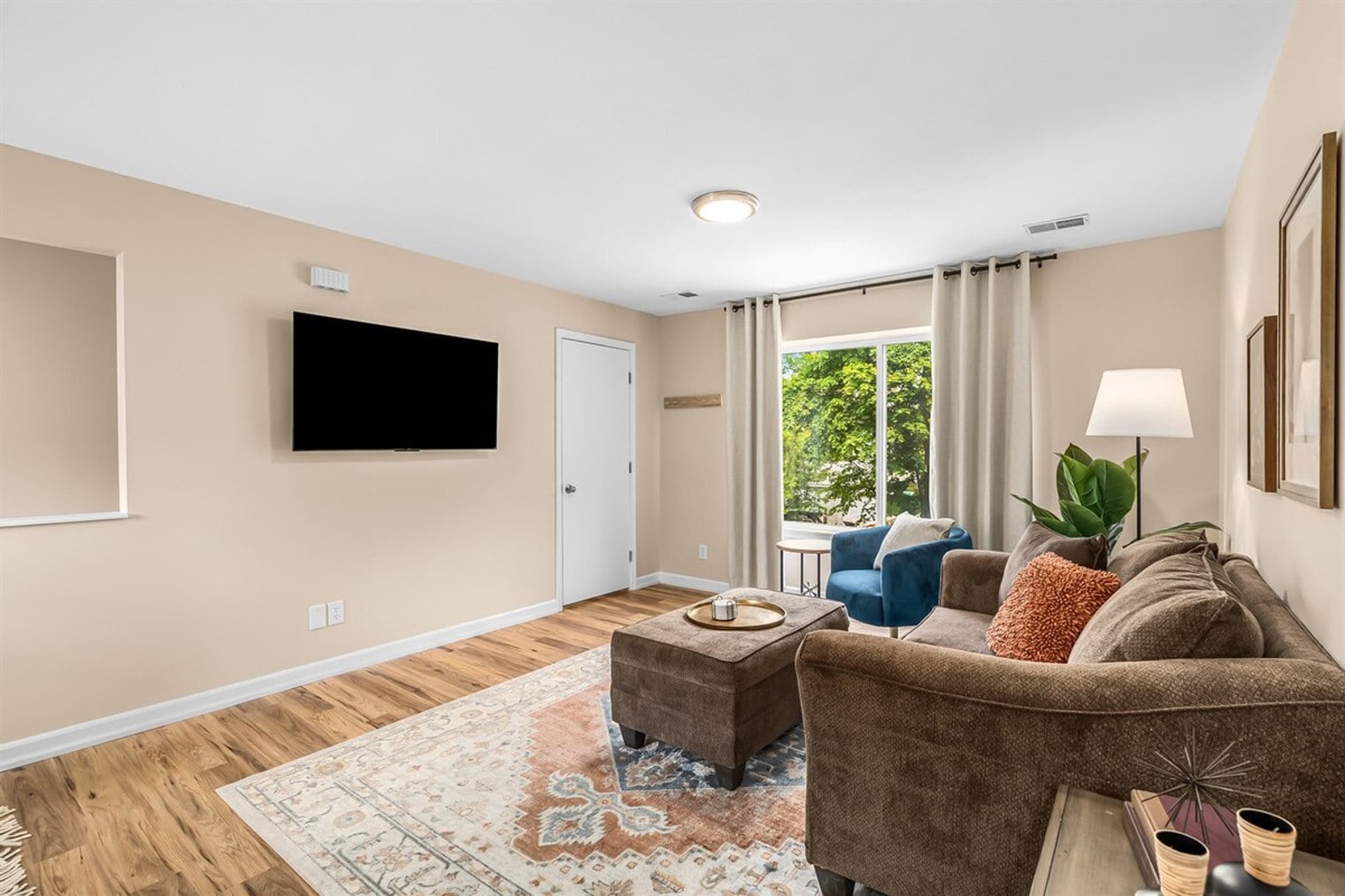 Building Photo - 18443 Sharon Ln