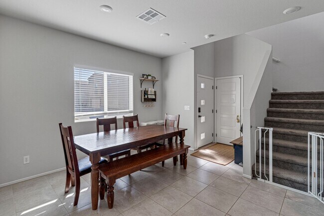 Building Photo - GORGEOUS TOWNHOME BUILT IN 2020 LOCATED IN A GATED COMMUNITY!