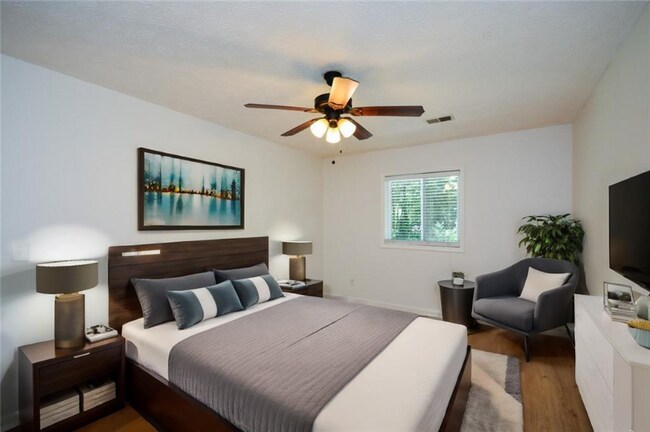 Building Photo - 3237 Creek Hollow Dr