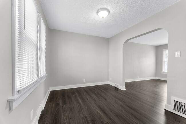 Building Photo - 1847 8th St