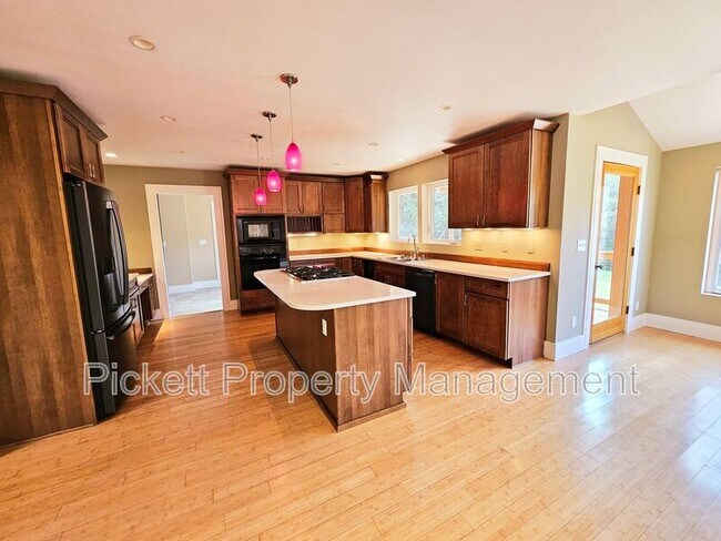 Building Photo - 27201 WA-3