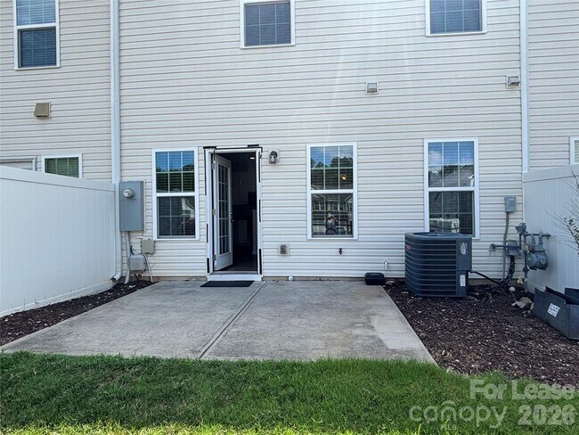 Building Photo - 7411 Red Mulberry Way
