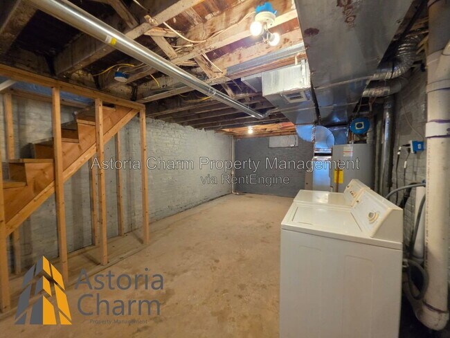 Building Photo - 1726 Darley Ave