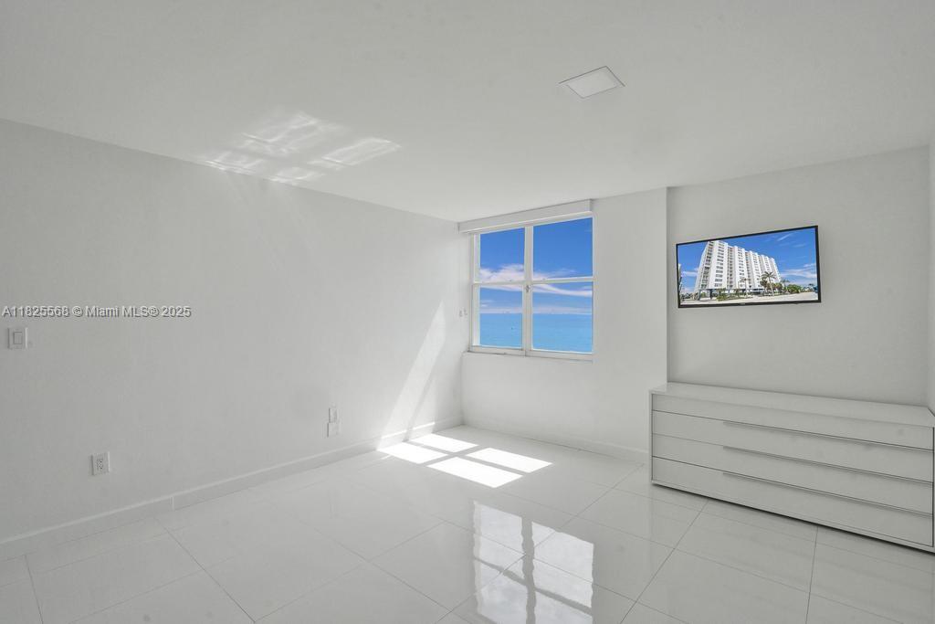 Building Photo - 6450 Collins Ave