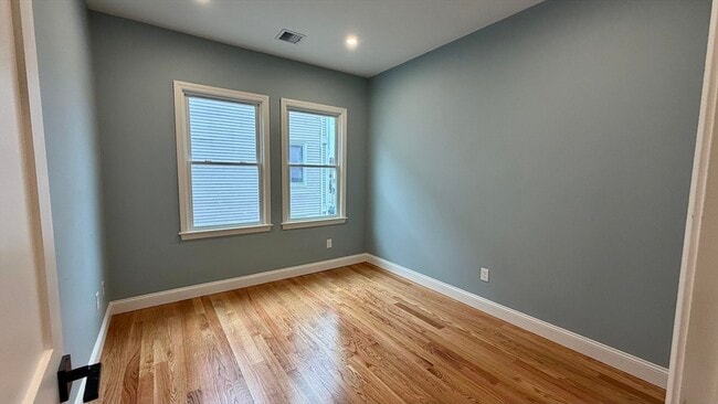 Building Photo - 663 Columbia Rd